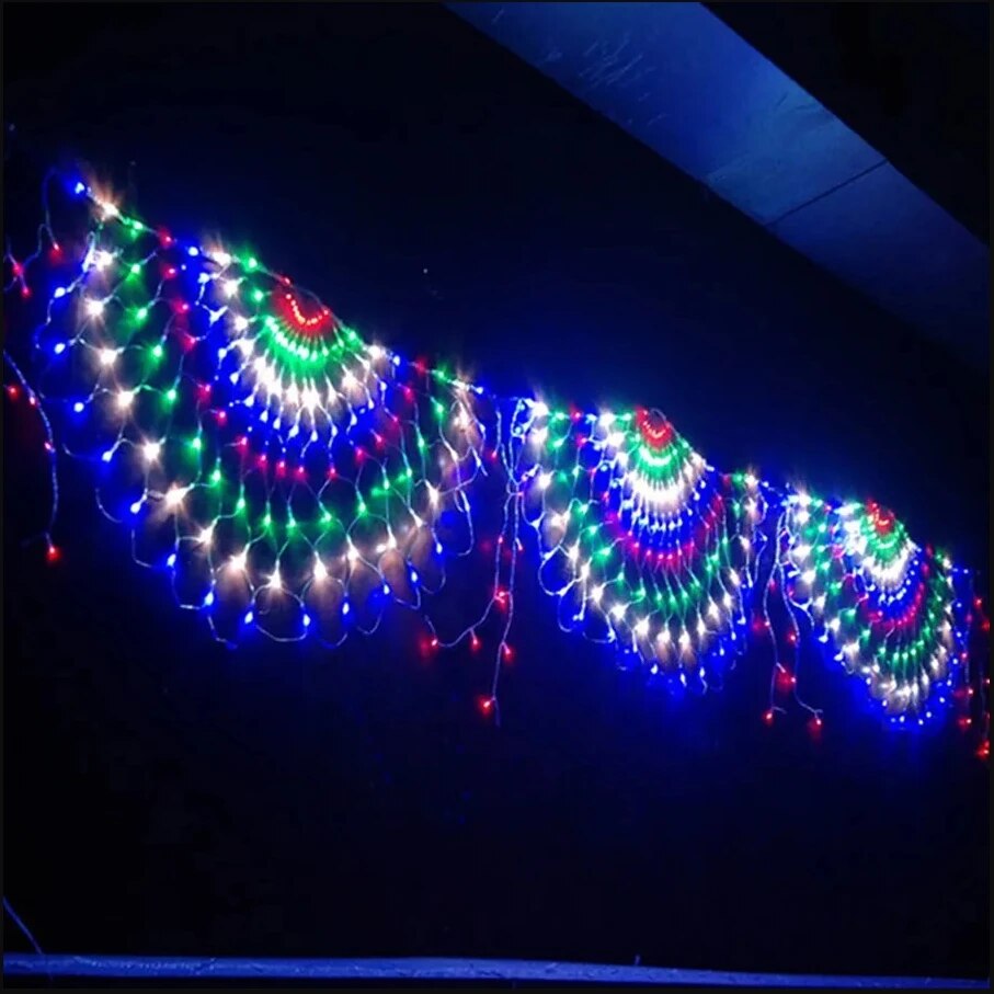 Outdoor Lighting Grid Screen - EU/VS-stekker 3.2*0,6 M 420LED 3 pauwsnaarlampen
